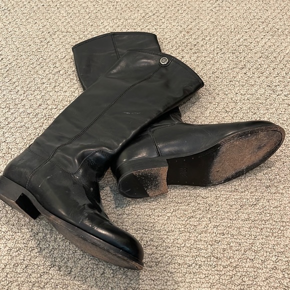 Frye Melissa riding boot in black. Size 7.5. - Picture 3 of 3